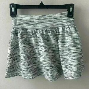 Zelle  Black and White girls large 10/12  Skort